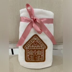 🎀 Gingerbread House Pretty Guest Hand Towels NWT